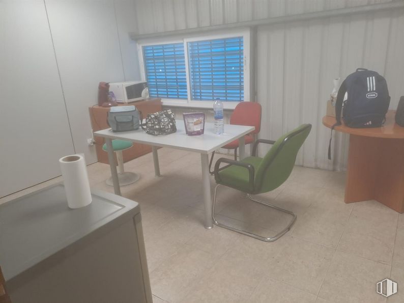 Industrial for rent at Calle Fresadores, Camarma de Esteruelas, Madrid, 28816 with chair, backpack, bag, desk, table, window, furniture, building, window blind and interior design around