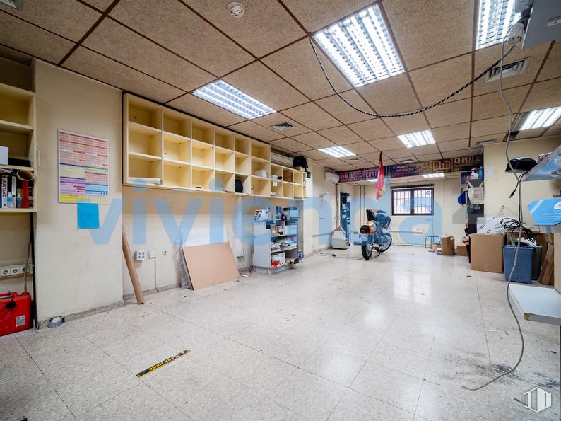 Local en venta en Calle Cristóbal Bordiú, Chamberí, Madrid, 28003 con mueble, ventana, edificio, suelo, suelos, techo, hall, accesorio, rueda y servicio alrededor