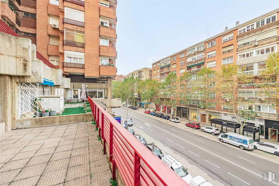 Oficina en venta en Calle Orense, 20, Tetuán, Madrid, 28020 con edificio, ventana, durante el día, cielo, vehículo, planta, superficie de la carretera, coche, diseño urbano y árbol alrededor