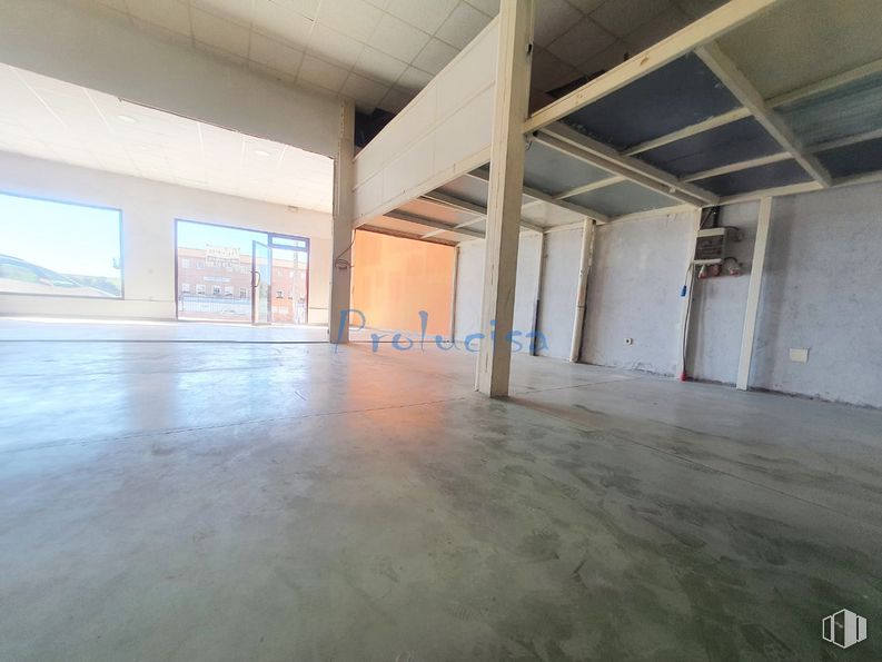 Local en alquiler en Zona Centro, Moraleja de Enmedio, Madrid, 28950 con hall, madera, suelos, suelo, techo, hormigón, espacio, material compuesto, madera dura y vidrio alrededor