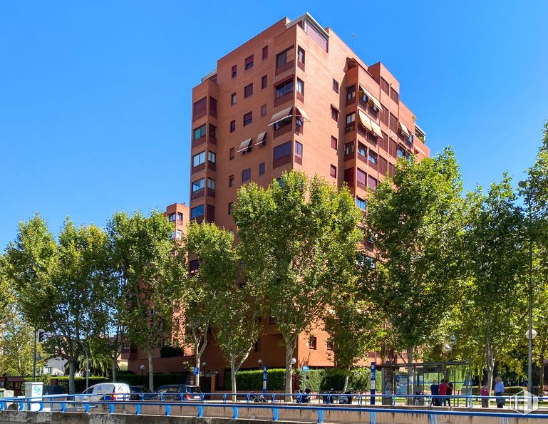 Oficina en alquiler en Calle Corazón de María, 80, Chamartín, Madrid, 28002 con edificio, cielo, día, propiedad, ventana, árbol, bloque de torre, arquitectura, diseño urbano y condominio alrededor