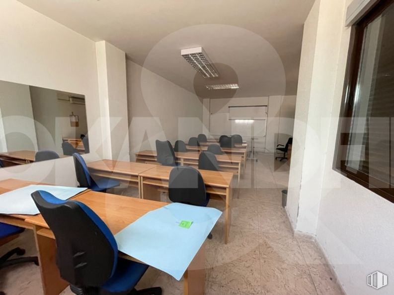 Office for rent at Avenida Irlanda, Toledo, 45005 with chair, table, lighting, property, furniture, building, office chair, interior design, architecture and wood around