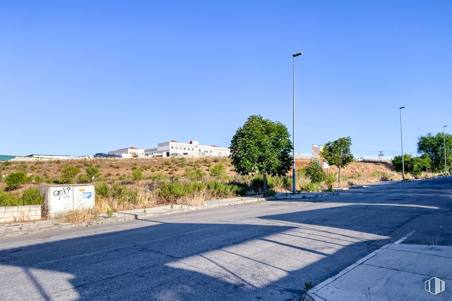 Suelo en venta en Calle Pedro Duque, Daganzo de Arriba, Madrid, 28814 con luz de la calle, cielo, planta, superficie de la carretera, asfalto, árbol, terreno, diseño urbano, tar y vía pública alrededor