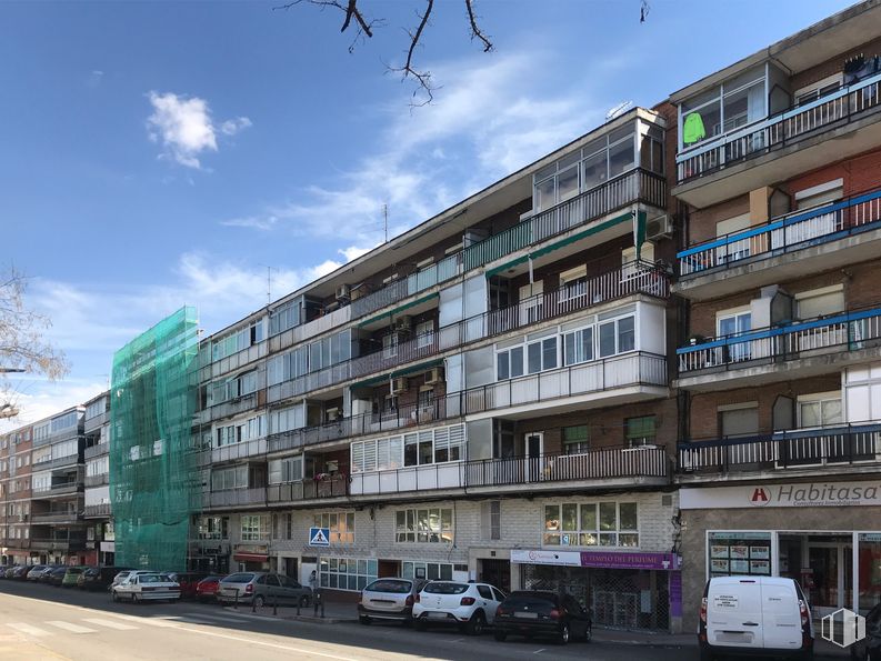 Oficina en alquiler y venta en Avenida Constitución, 68, Coslada, Madrid, 28820 con edificio, nube, cielo, ventana, diseño urbano, bloque de pisos, condominio, vecindario, propiedad material y barrio residencial alrededor