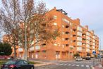 Local en venta en Calle Ana Tutor, Parla, Madrid, 28981 con coche, edificio, luz de estacionamiento automotriz, cielo, vehículo terrestre, rueda, neumático, planta, propiedad y vehículo alrededor