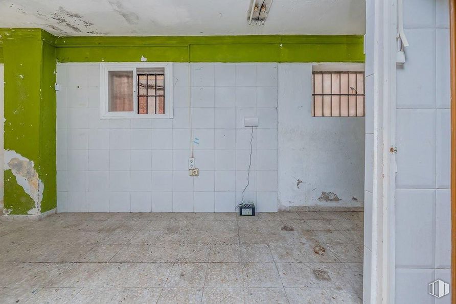 Local en venta en Calle Ancha, Aranjuez, Madrid, 28300 con ventana, accesorio, edificio, madera, suelo, suelos, pintura, gas, techo y puerta alrededor