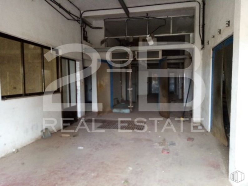 Industrial for sale at Casco urbano, La Puebla de Almoradiel, Toledo, 45840 with window, fixture, building, flooring, composite material, gas, ceiling, house, concrete and transparency around