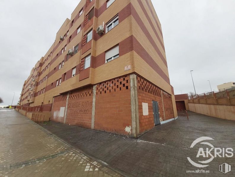 Local en venta en Calle Laguna de Arcas, Toledo, 45007 con edificio, cielo, madera, asfalto, superficie de la carretera, albañilería, diseño urbano, ladrillo, material compuesto y condominio alrededor