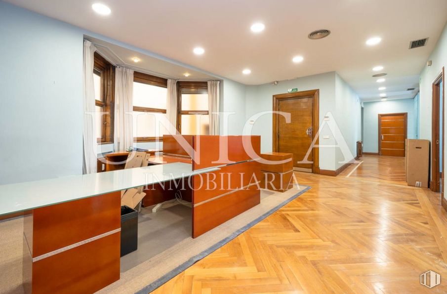 Oficina en venta en Calle Velázquez, Salamanca, Madrid, 28006 con edificio, mueble, ebanistería, mesa, silla, casa, hall, madera, arquitectura y interiorismo alrededor