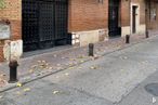 Retail for sale at Calle Empecinado, 8, Alcalá de Henares, Madrid, 28801 with building, door, window, road surface, asphalt, brick, brickwork, wood, plant and flooring around