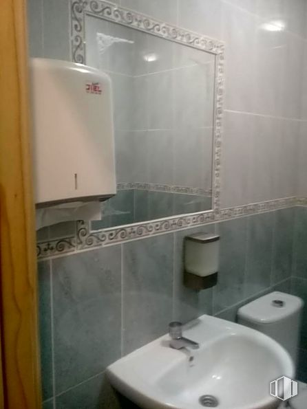 Retail for sale at Zona Francisco Aguirre, Talavera de la Reina, Toledo, 45600 with sink, hand dryer, property, plumbing fixture, white, bathroom sink, tap, bathroom, interior design and toilet around