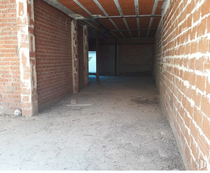 Local en venta en Zona centro, Cebolla, Toledo, 45680 con albañilería, ladrillo, madera, accesorio, suelo, material de construcción, edificio, hall, suelos y material compuesto alrededor