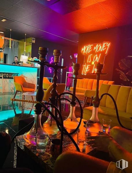 Retail for rent at Zona La Paz, Fuencarral - El Pardo, Madrid, 28034 with chair, wheel, bicycle, building, entertainment, purple, visual effect lighting, vehicle, music and magenta around