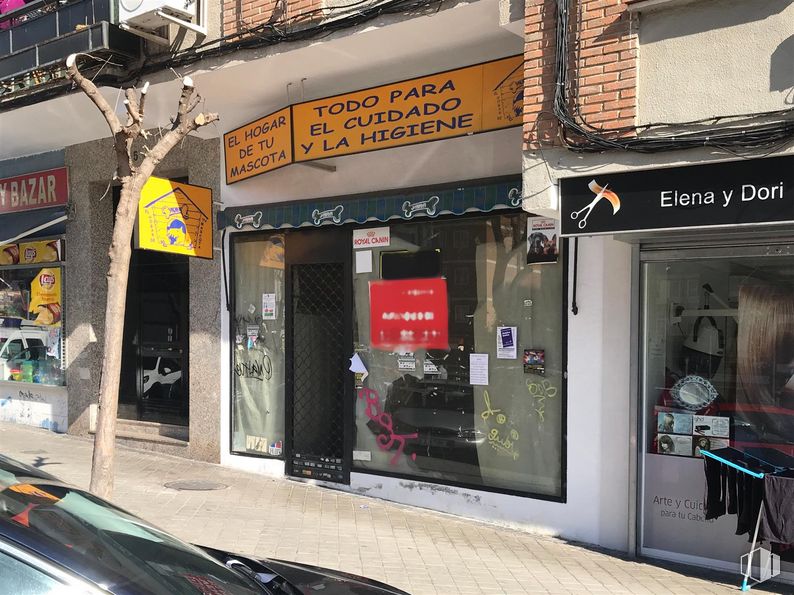 Local en venta en Calle Serena, 5, Leganés, Madrid, 28915 con coche, edificio, fachada, ventana, accesorio, fuente, venta al por menor, exterior del automóvil, calle y diseño automovilístico alrededor