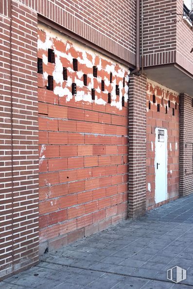 Local en venta en Calle Río Sorbe, 7, Azuqueca de Henares, Guadalajara, 19200 con ventana, madera, albañilería, ladrillo, edificio, material de construcción, superficie de la carretera, línea, pared y tintes y tonos alrededor