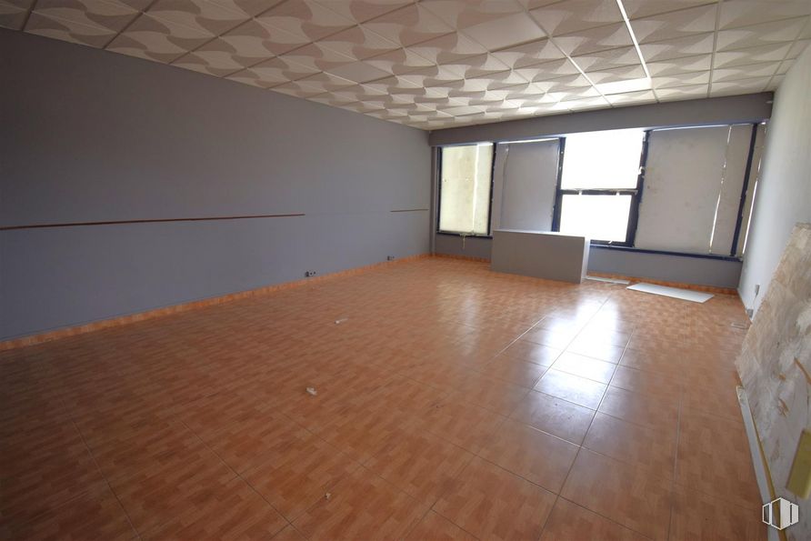 Nave en venta en Calle Tales Mileto, Alcalá de Henares, Madrid, 28806 con ventana, madera, accesorio, hall, suelo, suelos, madera dura, tinte para madera, material compuesto y techo alrededor