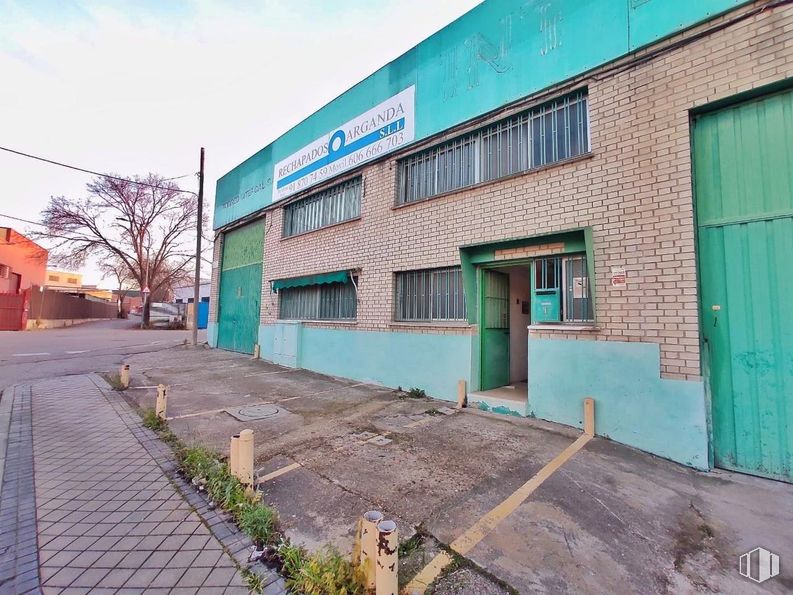 Industrial for sale at Polígono industrial, Arganda del Rey, Madrid, 28500 with composite material around