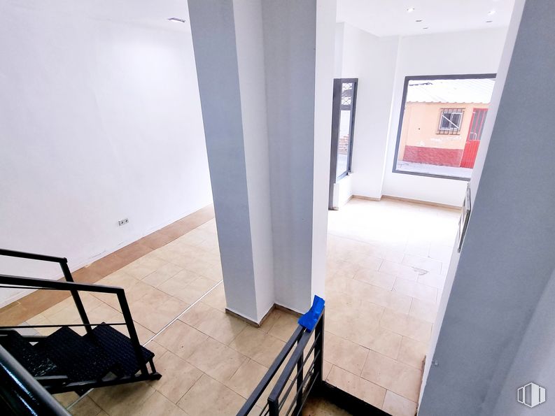 Local en alquiler y venta en Calle Federico García Lorca, 3, Mejorada del Campo, Madrid, 28840 con equipaje y bolsos, mueble, edificio, accesorio, madera, diseño de interiores, pavimentos, piso, pared y bienes raíces alrededor