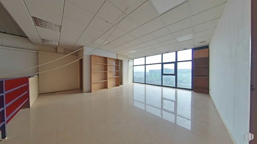 Industrial for sale at Calle Estaño, s/n, Illescas, Toledo, 45200 with window, bookcase, fixture, architecture, interior design, building, wood, hall, floor and flooring around