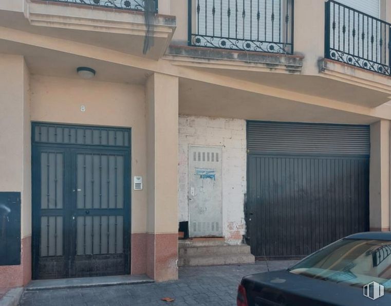 Retail for sale at Calle Pintor Blas Prado, Camarena, Toledo, 45180 with car, door, window, automotive parking light, building, hood, automotive lighting, vehicle, line and automotive exterior around