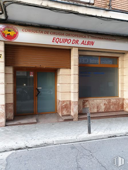 Retail for sale & for rent at Zona Centro, Talavera de la Reina, Toledo, 45600 with door, window, property, fixture, house, building, brick, road surface, wood and brickwork around