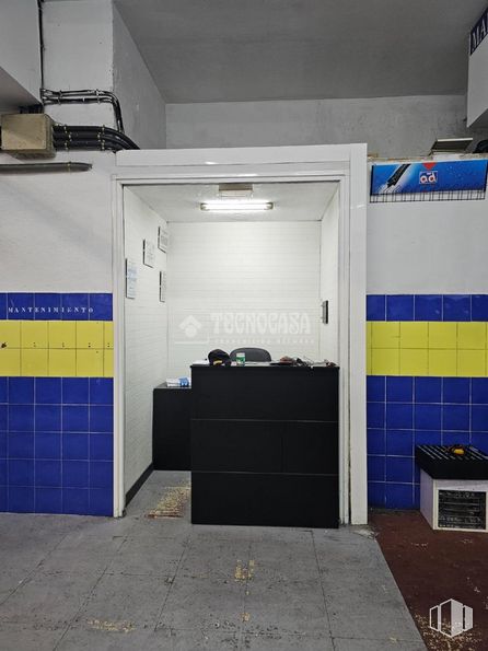 Local en venta en Zona Centro, Alcorcón, Madrid, 28921 con ebanistería, neumático, edificio, diseño automovilístico, vehículo, suelos, suelo, neumático de automoción, exterior del automóvil y rueda alrededor