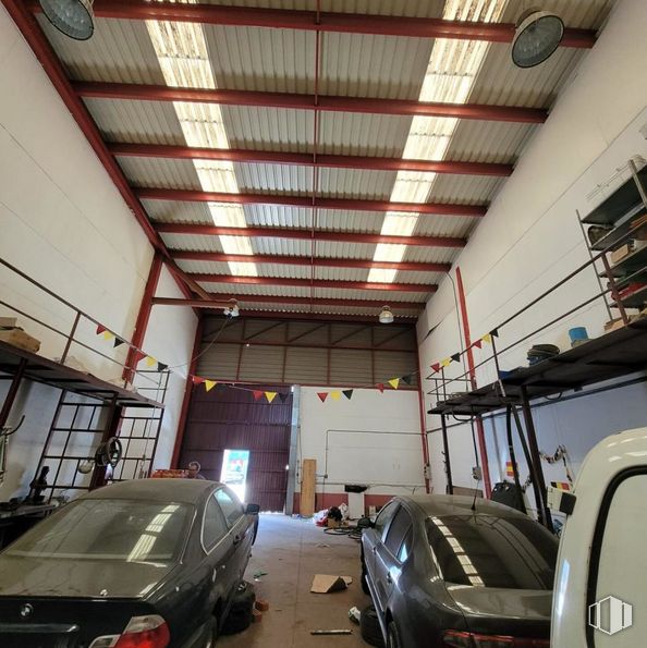 Industrial for sale at Calle Juan de la Cierva, Valdemoro, Madrid, 28341 with car, automotive parking light, land vehicle, vehicle, tire, automotive lighting, light, motor vehicle, automotive design and wheel around