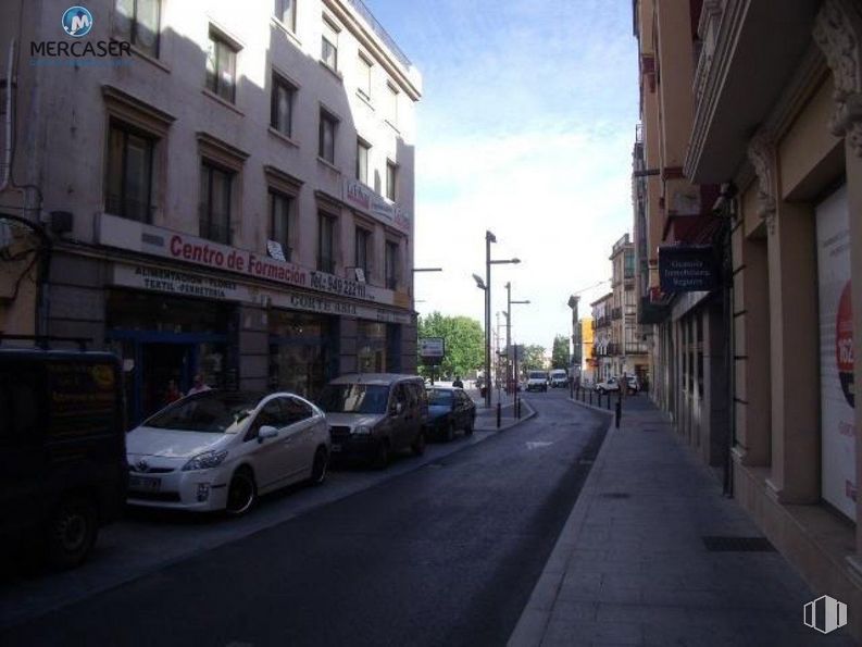 Local en venta en Calle Madrid Fluters, Guadalajara, 19001 con coche, edificio, ventana, luz de estacionamiento automotriz, rueda, neumático, cielo, nube, iluminación automotriz y vehículo alrededor