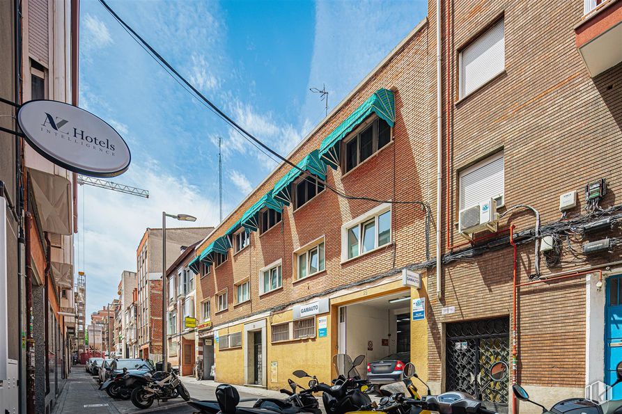 Oficina en alquiler en Calle Alejandro Villegas, 29, Hortaleza, Madrid, 28043 con ventana, barrio, apartamento, ladrillo, albañilería, uso mixto, aparcamiento, acera y spoke alrededor