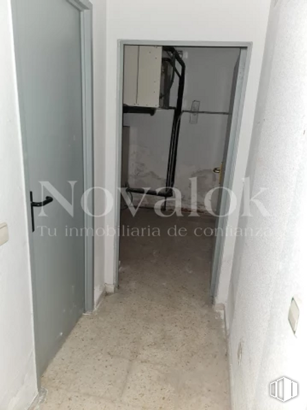 Local en venta en Zona Valderas-Los Castillos, Alcorcón, Madrid, 28925 con edificio, accesorio, madera, puerta, piso, asa, suelo, techo, gas y puerta de casa alrededor