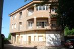 Retail for sale at Camino Cañada, Candeleda, Ávila, 05480 with car, house, window, building, property, sky, plant, tree, wood and fixture around