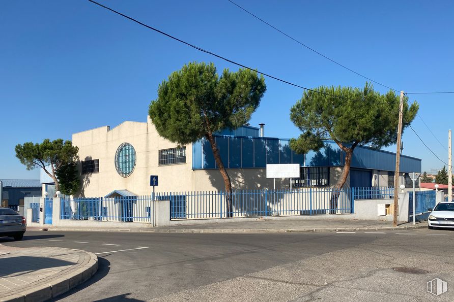 Nave en alquiler en Calle Febrero, 42, San Blas - Canillejas, Madrid, 28022 con edificio, cielo, planta, neumático, rueda, árbol, vehículo, coche, superficie de la carretera y asfalto alrededor