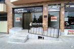 Local en alquiler en Zona Centro, Yuncos, Toledo, 45210 con edificio, accesorio, fuente, fachada, puerta, ventana, venta al por menor, superficie de la carretera, señalización y ciudad alrededor