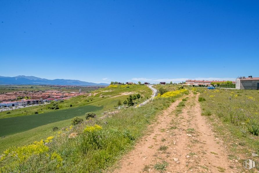 Suelo en venta en Las Zumaqueras, La Lastrilla, Segovia, 40196 con cielo, planta, paisaje natural, árbol, pendiente, lote de tierra, llanura, paisaje, pastizal y horizonte alrededor