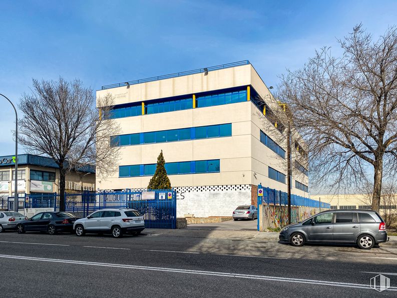 Oficina en venta en Calle Laguna del Marquesado, Villaverde, Madrid, 28021 con coche, edificio, rueda, neumático, luz de estacionamiento automotriz, vehículo terrestre, cielo, vehículo, propiedad y vehículo de motor alrededor