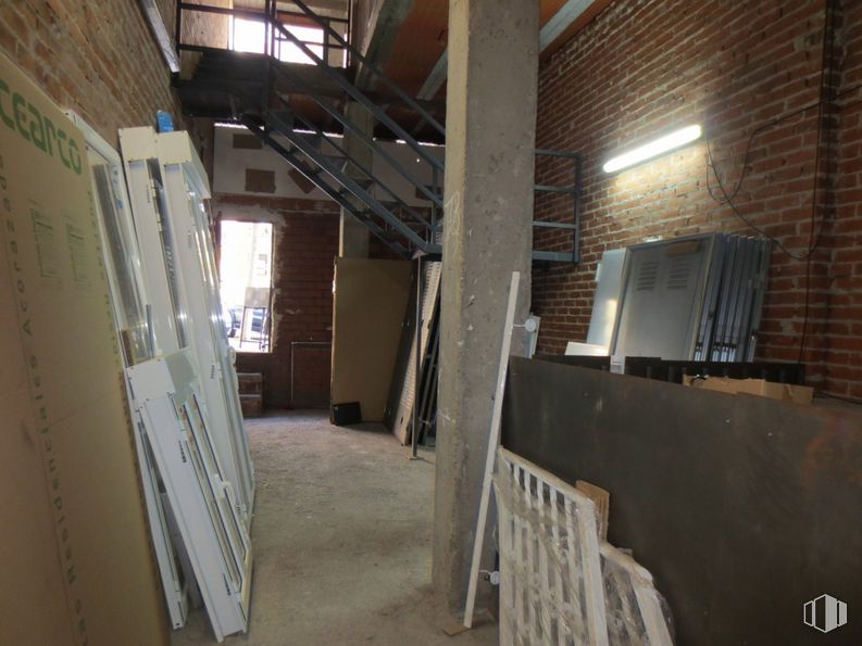 Local en venta en Calle Ribera de los Curtidores, 26, Centro, Madrid, 28005 con madera, piso, edificio, suelo, madera, casa, viga, techo, material de construcción y pasillo alrededor