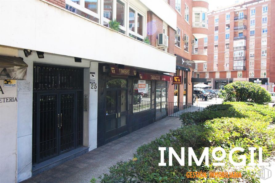 Local en venta en Avenida América, 25, Chamartín, Madrid, 28002 con planta, propiedad, edificio, ventana, puerta, diseño urbano, superficie de la carretera, accesorio, zona residencial y fachada alrededor