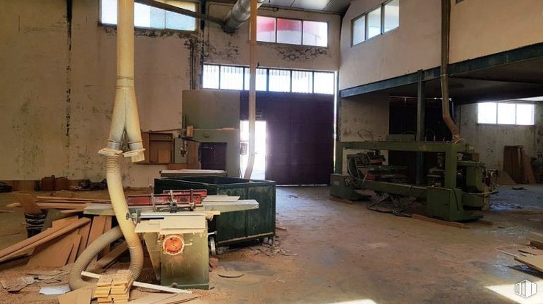 Industrial for sale at Calle Rocinante, Ajofrín, Toledo, 45110 with window, wood, flooring, gas, machine, engineering, fixture, table saws, hardwood and metal around