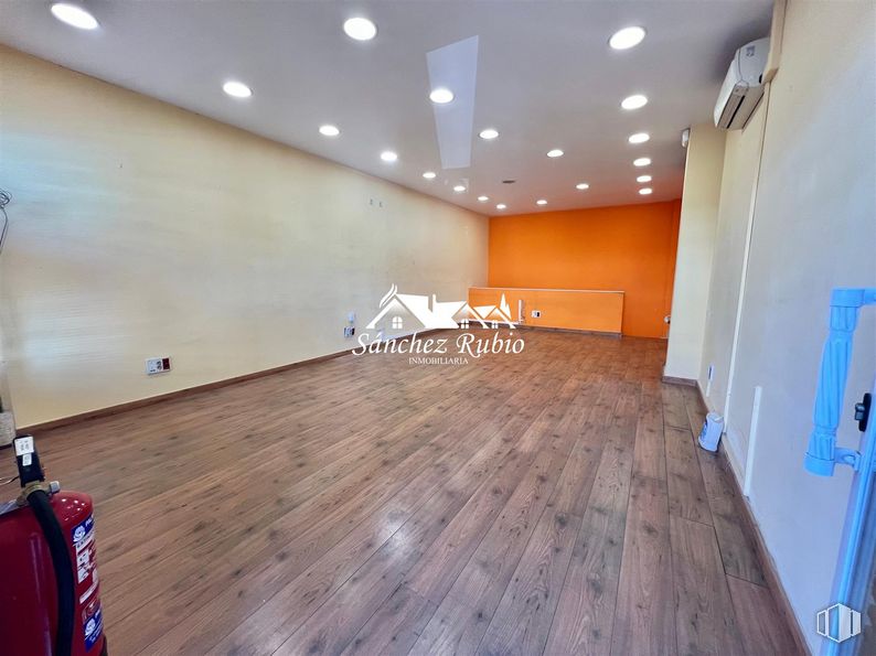 Local en alquiler en Calle Nogal, Torrelodones, Madrid, 28250 con productos envasados, madera, hall, interiorismo, suelos, suelo, tinte para madera, edificio, madera dura y suelo laminado alrededor