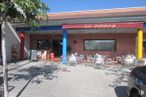 Retail for sale at C.C.Los Arenales, Los Arenales, El Casar, Guadalajara, 19170 with car, tire, building, window, sky, property, shade, architecture, road surface and asphalt around