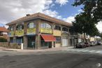 Retail for sale at Calle José Antonio, 55, Sevilla la Nueva, Madrid, 28609 with building, car, cloud, sky, window, house, facade, tree, road surface and commercial building around