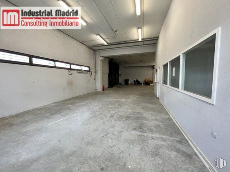 Nave en venta en Polígono Industrial San Fernando, San Fernando de Henares, Madrid, 28830 con ventana, accesorio, piso, material compuesto, pavimento, pasillo, hormigón, techo, material de construcción y aluminio alrededor