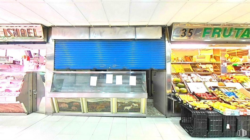 Local en venta en Calle Suecia, Fuenlabrada, Madrid, 28942 con venta al por menor, edificio, fachada, alimentos naturales, edificio comercial, publicación, ciudad, comida, sombra y tienda alrededor