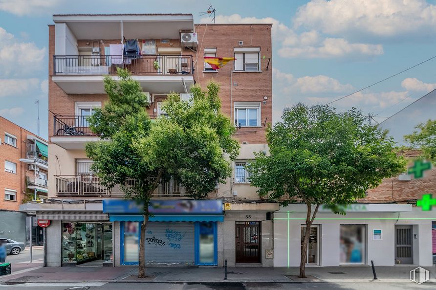 Local en venta en Cale Martínez Oviol, Villaverde, Madrid, 28021 con edificio, nube, cielo, ventana, durante el día, propiedad, planta, infraestructura, árbol y diseño urbano alrededor