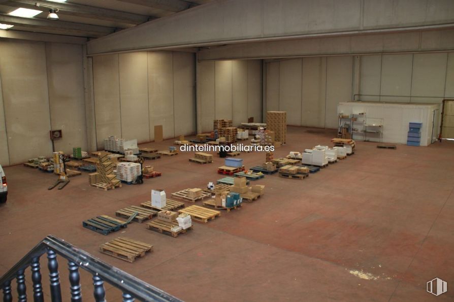 Industrial for sale at Polígono Vicolozano, Ávila, 05194 with hall, wood, interior design, flooring, architecture, floor, hardwood, building, event and ceiling around