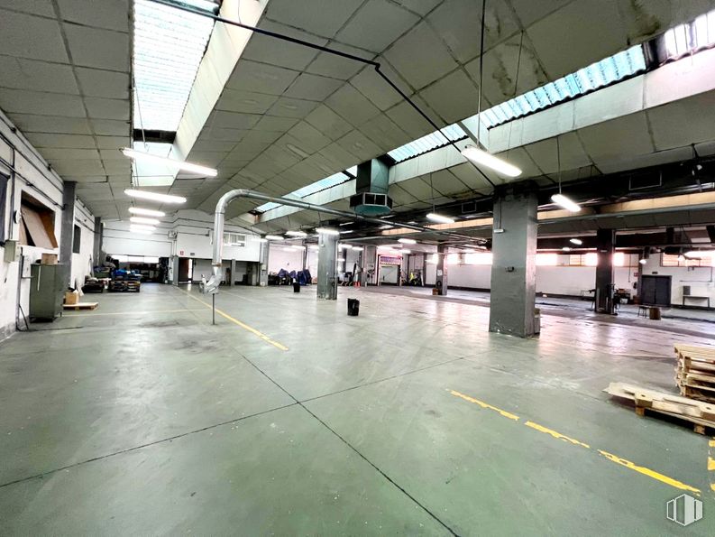 Nave en alquiler en Zona industrial, Torrejón de Ardoz, Madrid, 28850 con edificio, accesorio, pabellón, suelo, suelos, hall, aparcamiento, ciudad, aparcamiento y techo alrededor