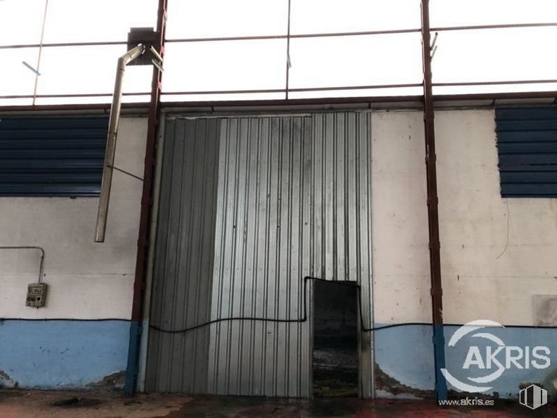 Industrial for sale at Carretera Ocaña, Noblejas, Toledo, 45350 with door, window, wood, fixture, shade, facade, gas, tints and shades, roof and metal around