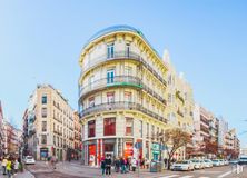 Oficina en alquiler en Calle Mayor, Centro, Madrid, 28013 con edificio, cielo, infraestructura, bloque de pisos, condominio, diseño urbano, vía pública, viaje, fachada y rueda alrededor