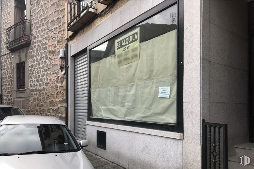 Retail for rent at Calle Tomás Luís de Victoria, 10, Ávila, 05001 with car, automotive lighting, window, motor vehicle, vehicle, automotive exterior, automotive design, building, tints and shades and facade around