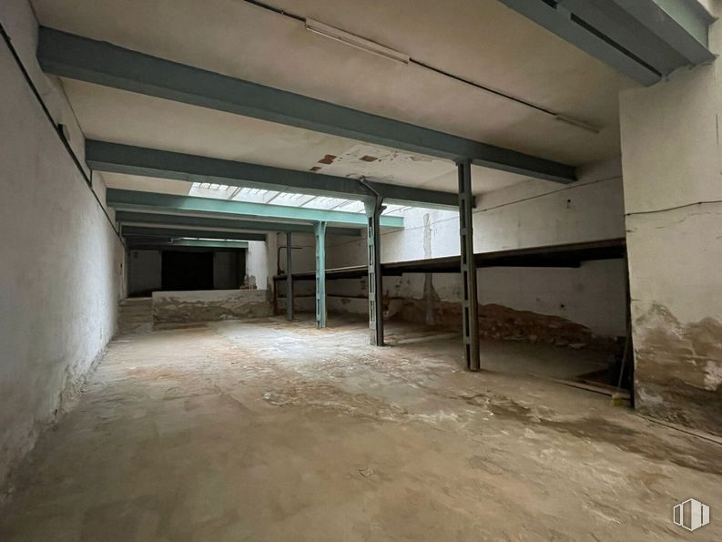 Retail for sale at Calle Marqués de Santillana , 7, Guadalajara, 19002 with floor, flooring, hall, fixture, composite material, ceiling, concrete, wood, event and room around